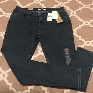 Supper skinny Levis jeans. New with tags